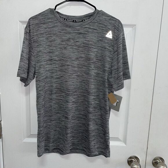 NWT Reebok Training Bolt Strike Short Sleeves Men T-‎ Shirt  Small Gray Athletic - Picture 1 of 5
